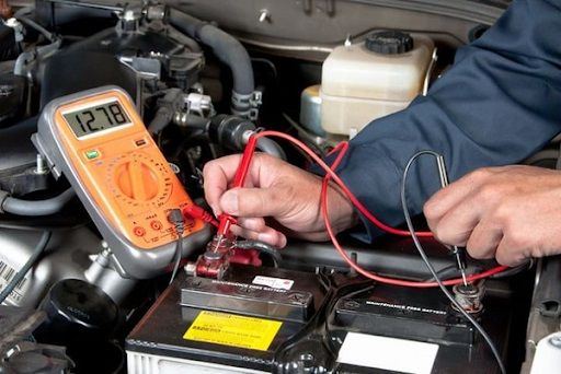 Cách nhận biết ắc quy ô tô hỏng bằng dấu hiệu và dụng cụ đo đạc