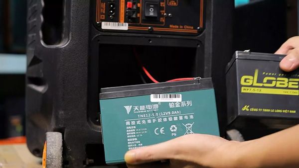 Bật mí 2 cách phục hồi ắc quy bị chai đơn giản