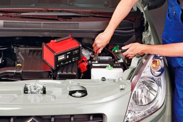Khắc phục lỗi ắc quy khô sạc không vào điện do sunfat hoá 