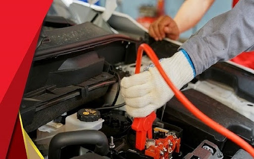 Sử dụng đồ bảo hộ an toàn khi đấu ắc quy