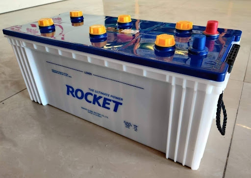 Ắc quy Rocket châm nước truyền thống